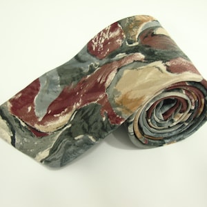 Classic, Van goghs, design, men&#39;s tie, Novelty Necktie, Made in Canada, Creative Artistic Design, Excellent!!!!!!!