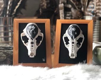 Skull Art, racoon skull, painted skull, Quebec work, Quebec gift, animal decor, Canadian art, handmade gift, made in Canada, art