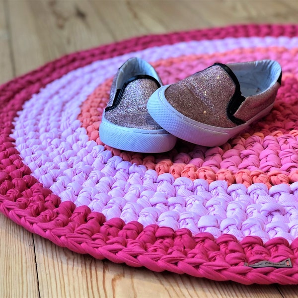 Tapis Barbapapa, crochet, coton recyclé, tapis fait main, small rug, tapis bébé, tapis fillette, tapis tressé, tapis chambre fille, pink rug