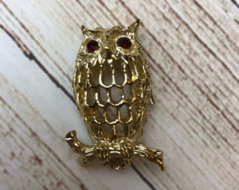 VTG Gerry's Signed Owl Brooch Pin w/ Red Rhinestone Eyes Gold Tone