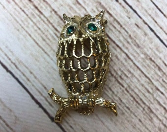 VTG Gerry's Signed Owl Brooch Pin w/ Green Rhinestone Eyes Gold Tone
