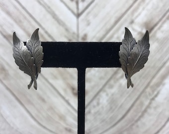 Vintage Leaf Vertical Clip On Earrings Silver Tone Unsigned Fall Season