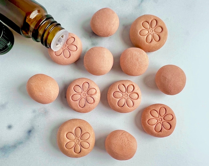 Aromatherapy Diffusers | These essential oil diffuser stones make great gifts for her as a new job gift, new home gift or birthday gift