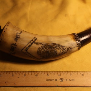 Revolutionary War Design Powder Horn with Mason&#39;s Sign