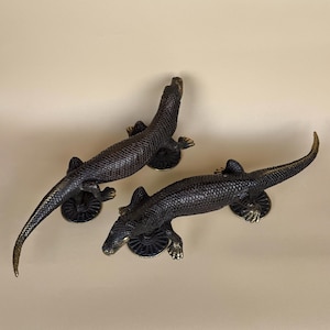 Vintage Gecko Door Handle Set Lizard Cabinet Pulls Antique Brass Style Animal Hardware Gothic Furniture Decor Housewarming gift