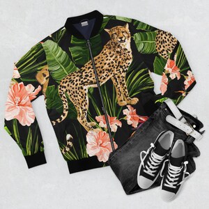 Retro Cheetah Bomber Jacket Cool Animal Print Outerwear Stylish Men&#39;s Coat Unique Jungle Theme Clothing Trendy Safari Fashion Art