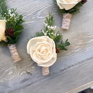 Wood Flower and Pinecone Boutonniere / Rustic Bridal Bridesmaid Pine cone / Wooden Sola Wood Flowers / White Ivory / winter pine cedar