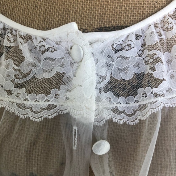 Vintage white sheer & lace peignoir excellent con… - image 2