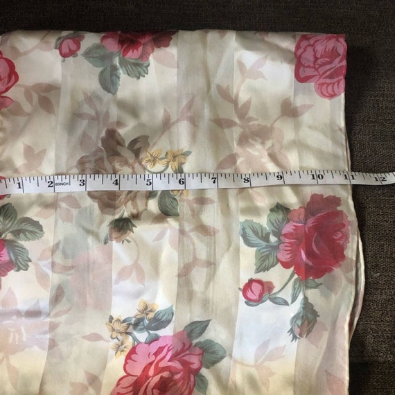 Vintage ladies scarf floral with roses rolled edg… - image 7