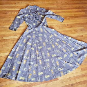 50s Novelty Musical Instrument Violin Fit & Flare Full Skirt Brown Black Saffron Flirty Summer Cotton Swing Dress XS