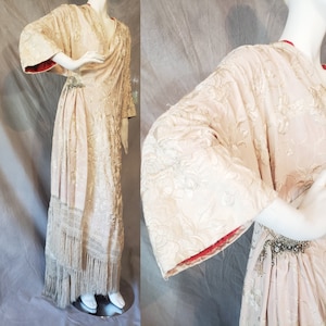 20s Embroidered Spanish Canton Silk Piano Shawl Victorian Fringe Opera Kimono Coat Duster Robe Whitney Chicago