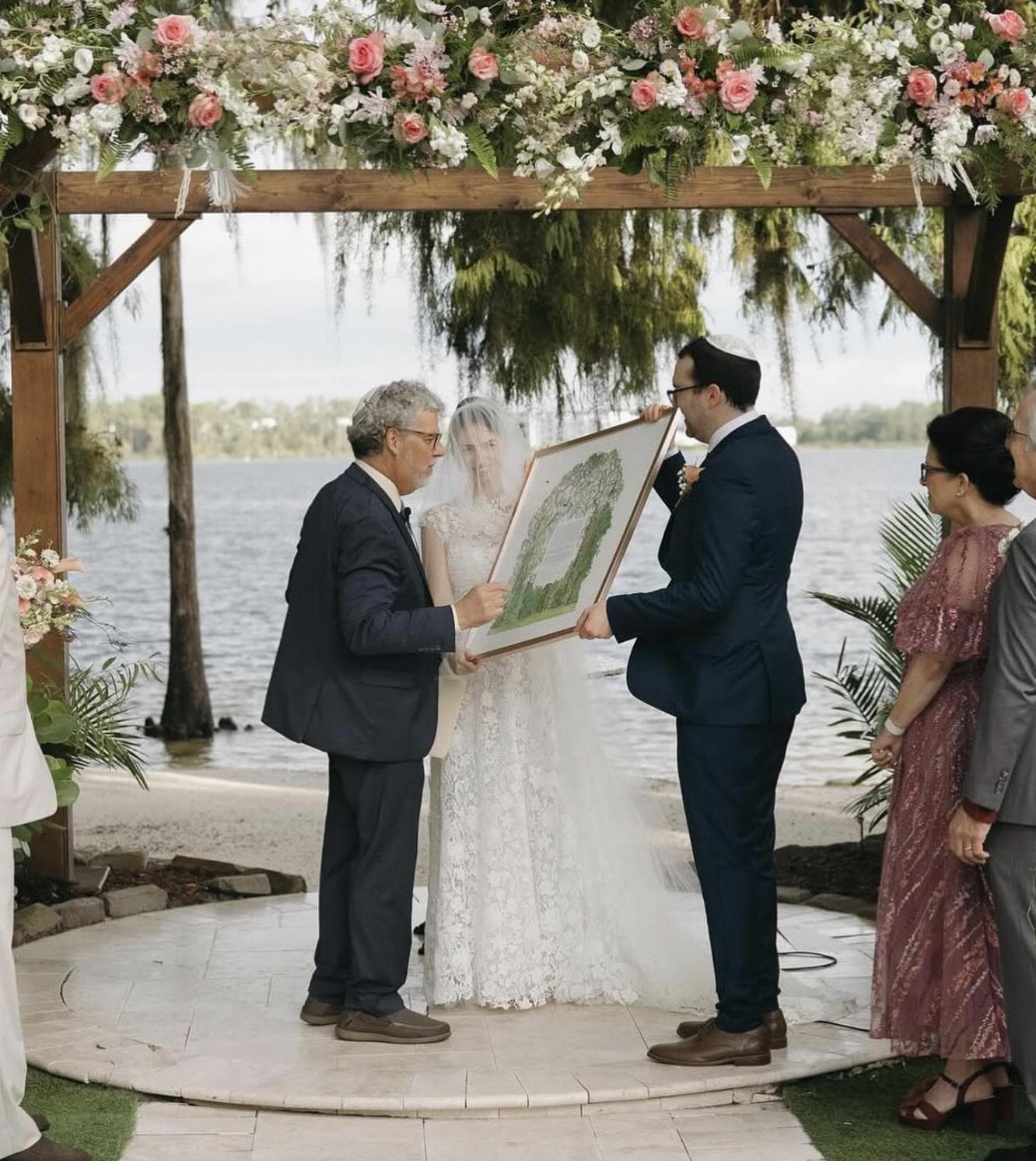 Wedding dress for sale in Jersey City, image size:1332x1492