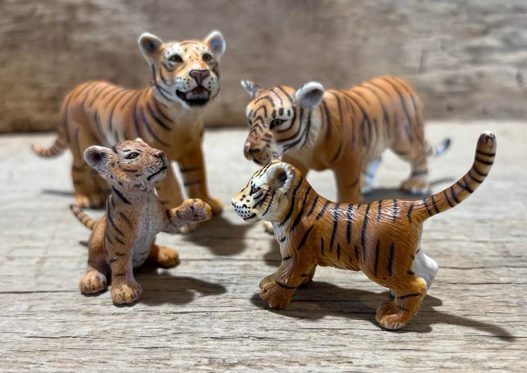 Retired Schleich Tiger Family 2003 - Main Image
