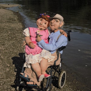 Harold & Shirl Hot Date Grußkarte. Teil der Serie 'Curtain Call Care Home (Escape Committee)