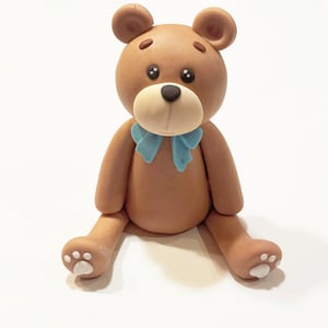Bear cake topper