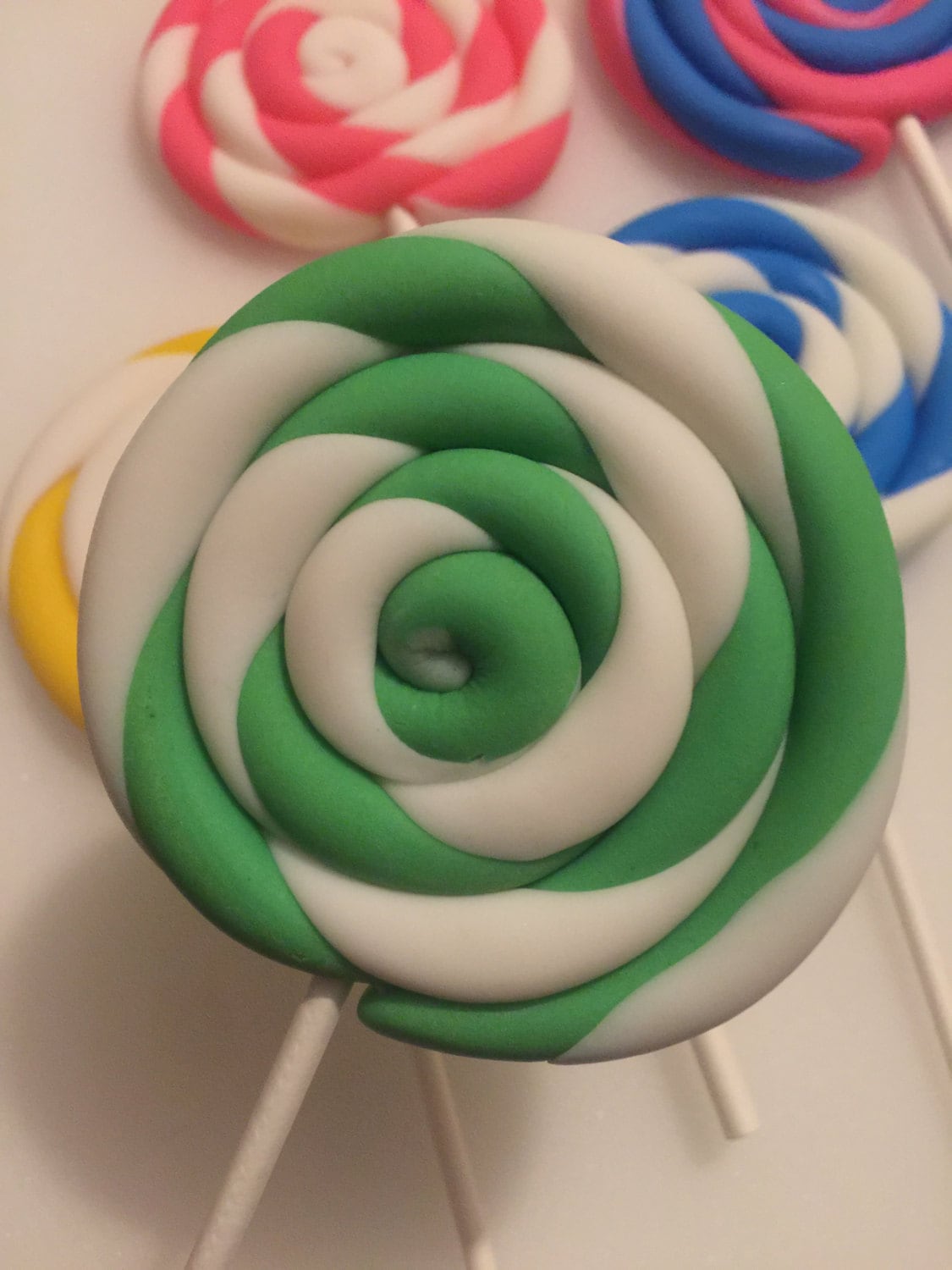 Fondant Swirl Lollipops- 6 pieces
