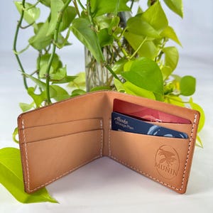 Cartera de cuero con cinco bolsillos