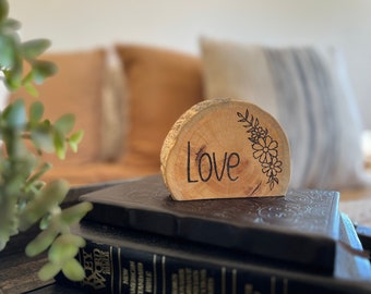 Wood Burned ”Love” sign || Table Decor