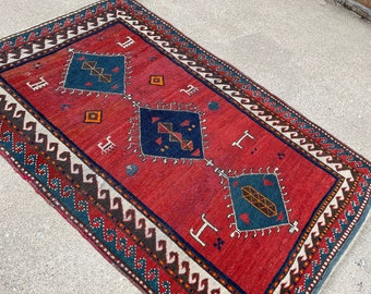 Antique - 3'7 x 5'6 - 111 x 167 cm - Caucasian Kazak Bordjalou Rug - Animal figures - FREE DOMESTIC SHIPPING