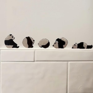 Adesivo de parede removível Panda Rolling
