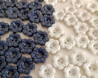 Kleine bloemknopen, jurkshirt pop babyknopen gemaakt in Italië
