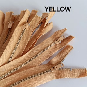 Anni '60 e '70 Dieci cerniere in metallo 7 colori, abito gonna pantaloni zip 20 cm Made in Italy Yellow 10 zip