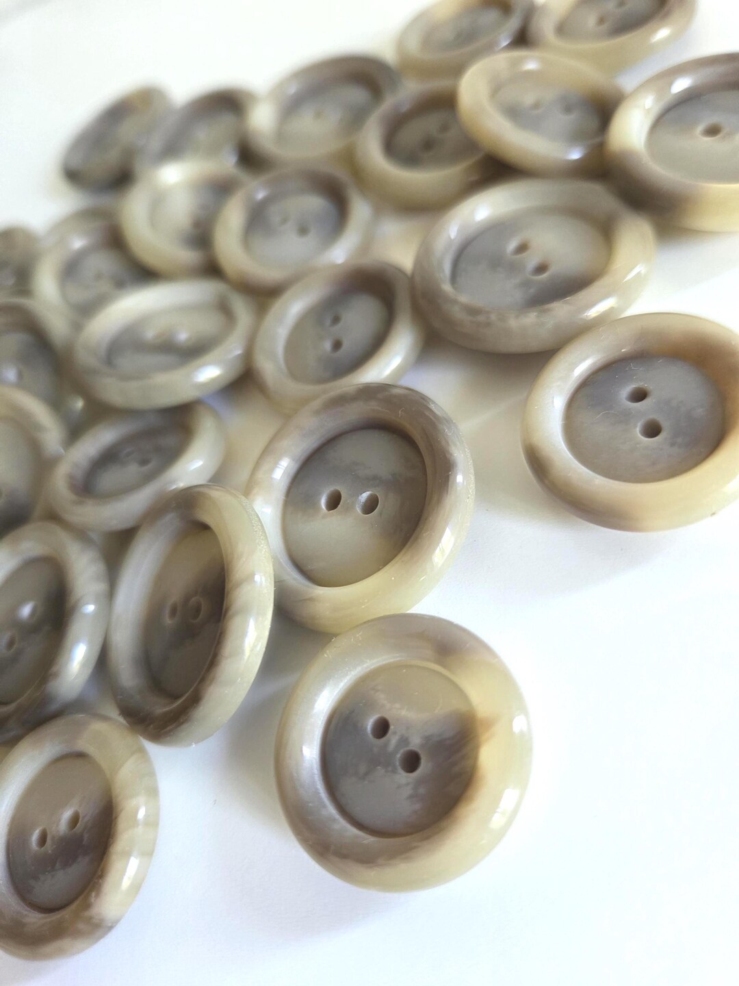 15 Beige Gray Buttons: Italian Fashion, 28mm/23mm - Etsy