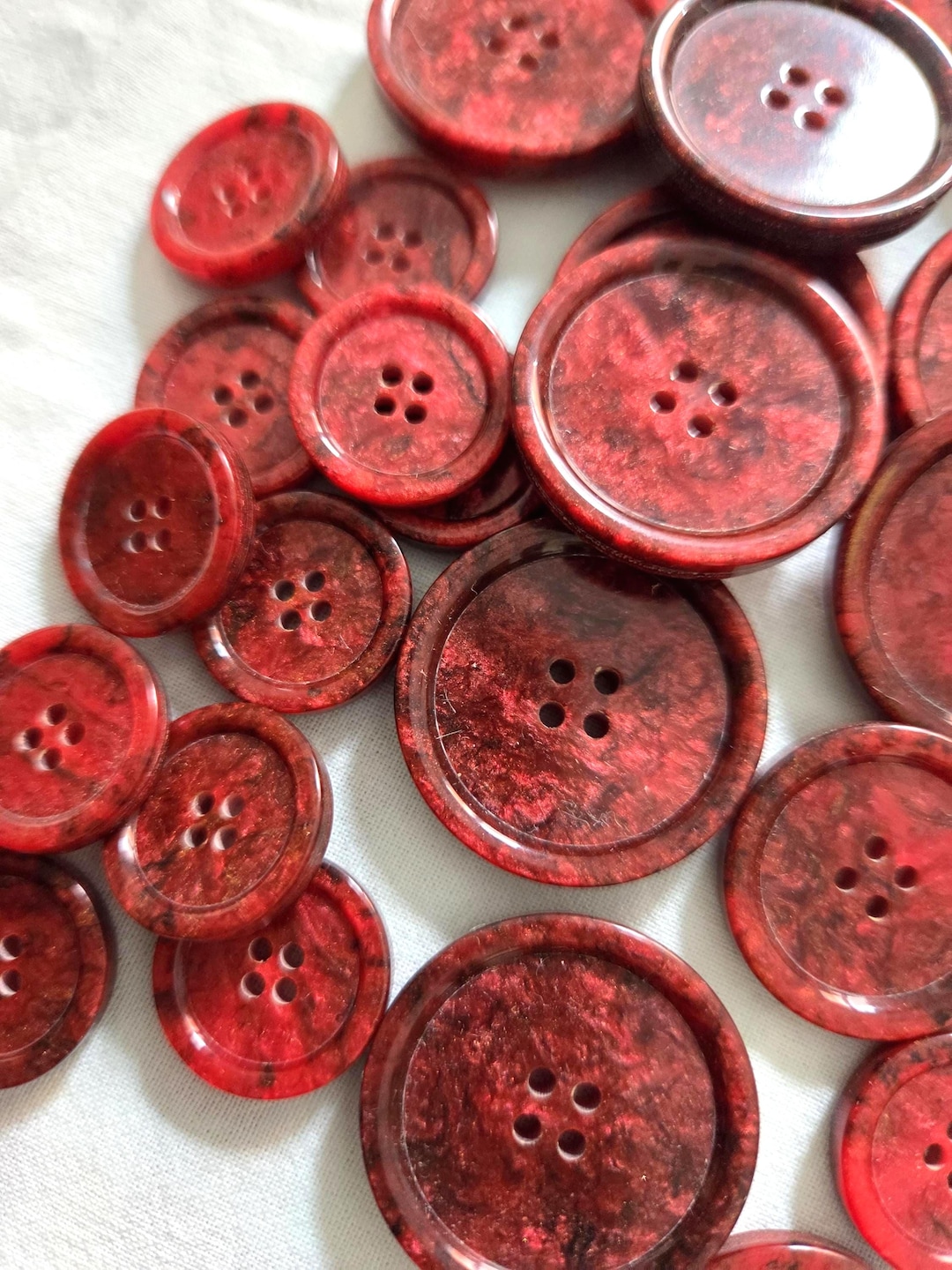 36 Red Buttons Pearly Reflections: 28mm, 23mm, 18mm - Italian Fashion ...