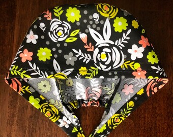 Gorro quirúrgico floral neón con botones