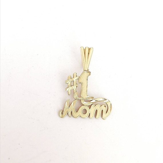 Number one mom best sale pendant