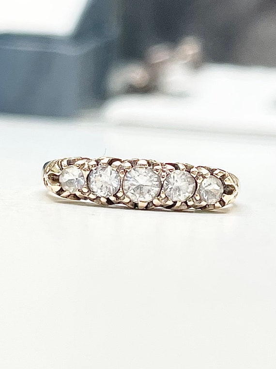 9ct Gold Sparkling Five Stone Vintage Ring