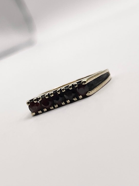 9ct Gold Vintage Five Stone Garnet Bar Ring Sku13… - image 5