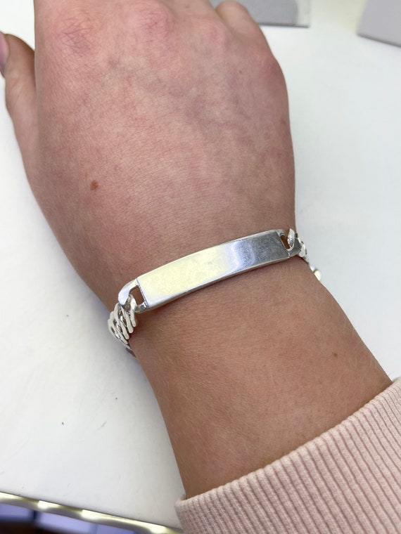 Curb link bracelet in sterling silver, extra large.