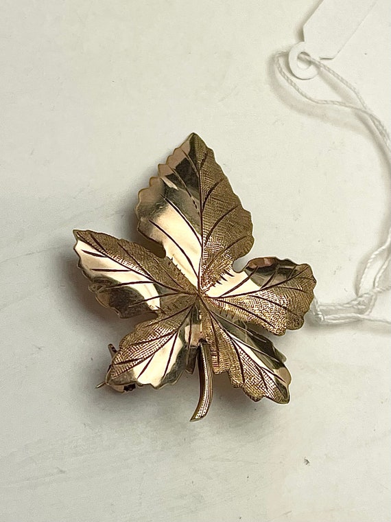 Solid Gold Vintage Maple Leaf Textured & Polished… - image 7