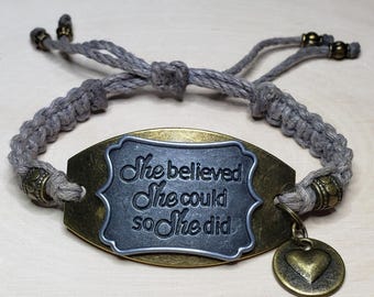 Bracelet citation inspirante - Elle croyait qu'elle pouvait le faire - Cordon tressé réglable avec breloque coeur