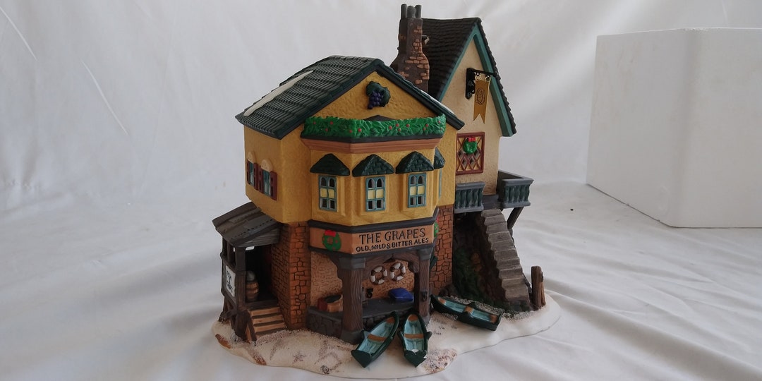 Heritage Village Collection, Dickens Village Series, the Grapes Inn