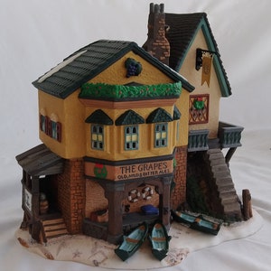 Heritage Village Collection, Dickens Village Series, The Grapes Inn, 5th Edition 1996