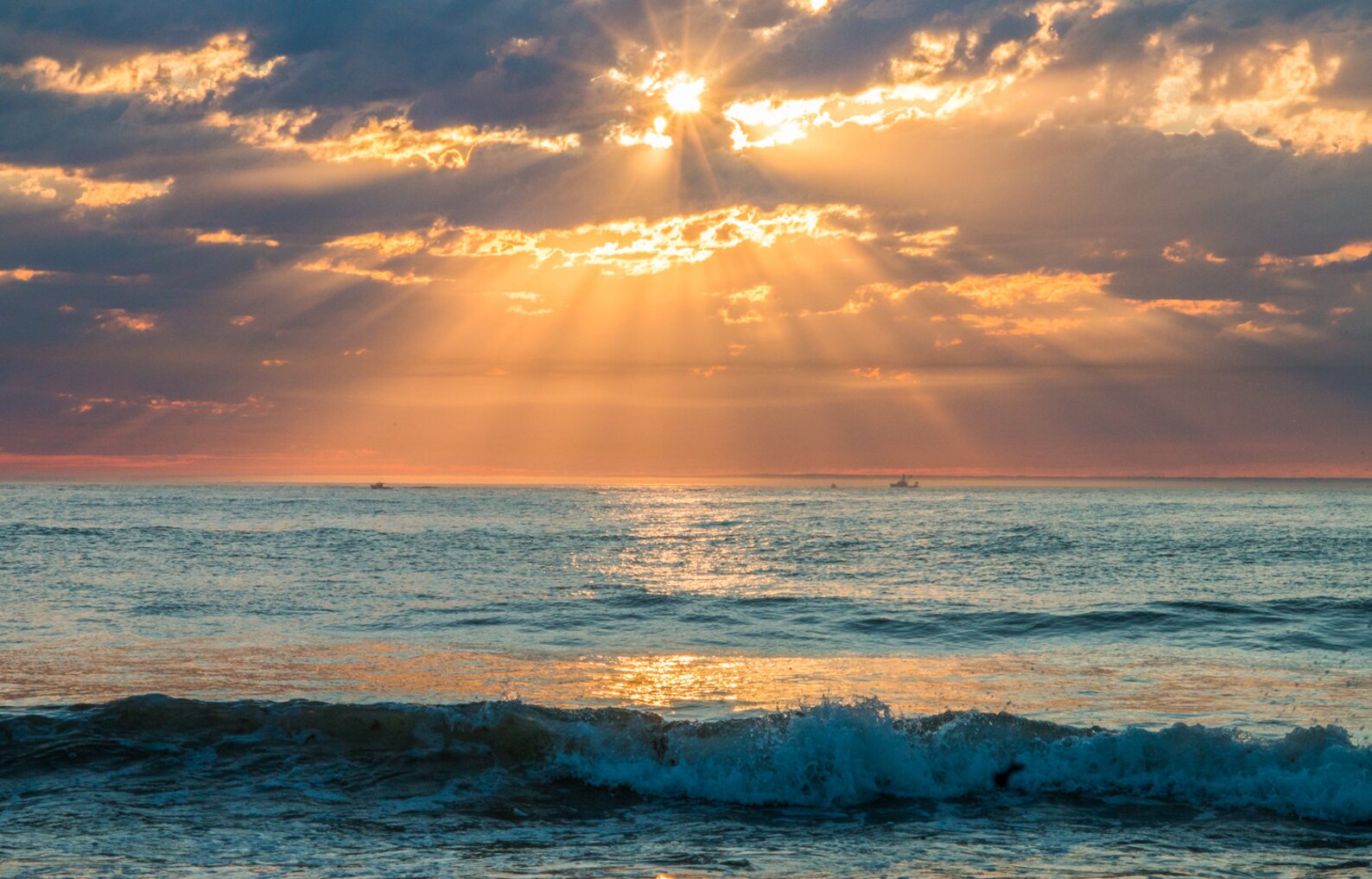 Angel Rays Sun Angel Rays, Montauk Sunrise, Nature Photography, Montauk Photography - Etsy