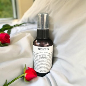 Night In- Libido Booster Aromatherapie Spray, Aphrodisiakum, Kissenspray, Leinenspray, Körperspray, natürliches Parfum