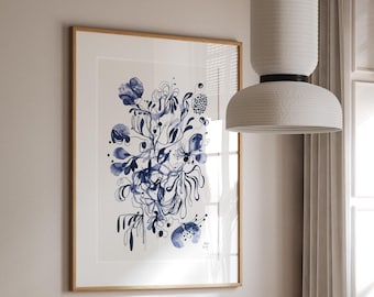 Lámina decorativa botánica azul índigo para pared, estilo chinoiserie minimalista azul marino, pintura botánica en acuarela, lámina de plantas en azul y blanco.