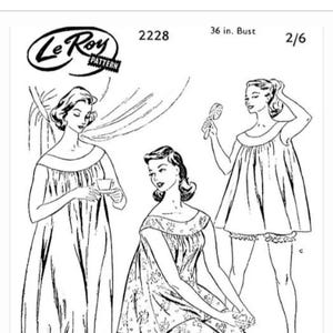 Könnte beinhalten: Ein Vintage-Schnittmuster für ein Damen-Nachthemd. Das Schnittmuster ist von LeRoy Pattern, Nummer 2228, und ist für einen Brustumfang von 91 cm. Das Schnittmuster zeigt drei verschiedene Stile von Nachthemden, alle mit einer lockeren, fließenden Passform.