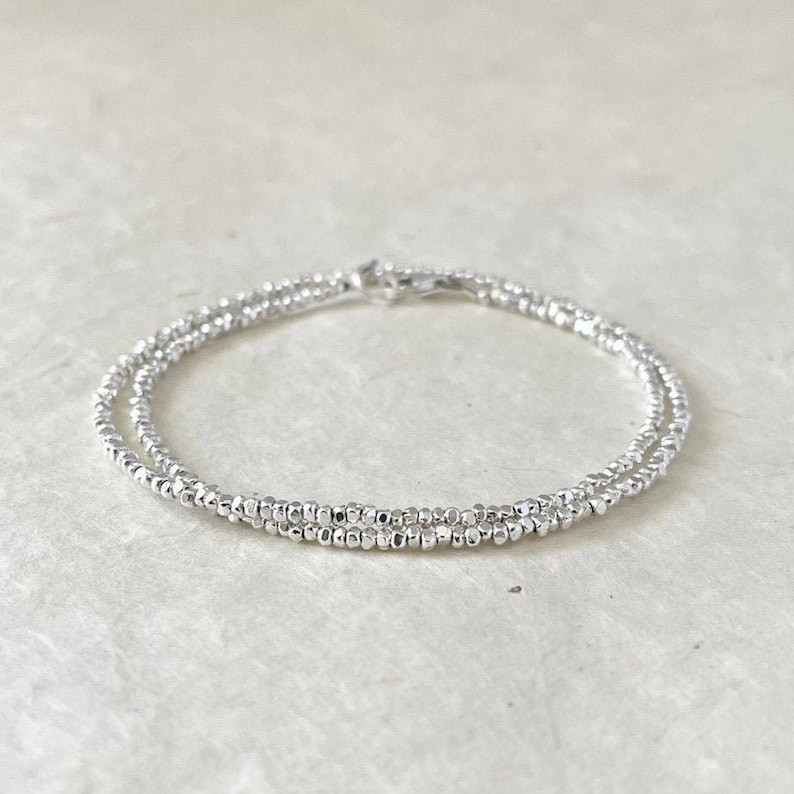 Silberperlenarmband der Karen Hill Tribe, doppelt gewickelt Bild 1