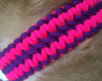 Paracord Double Cobra Zweifarbig Neon Pink und Lila Hundehalsband für große Hunde (1,5 Zoll Bandbreite)