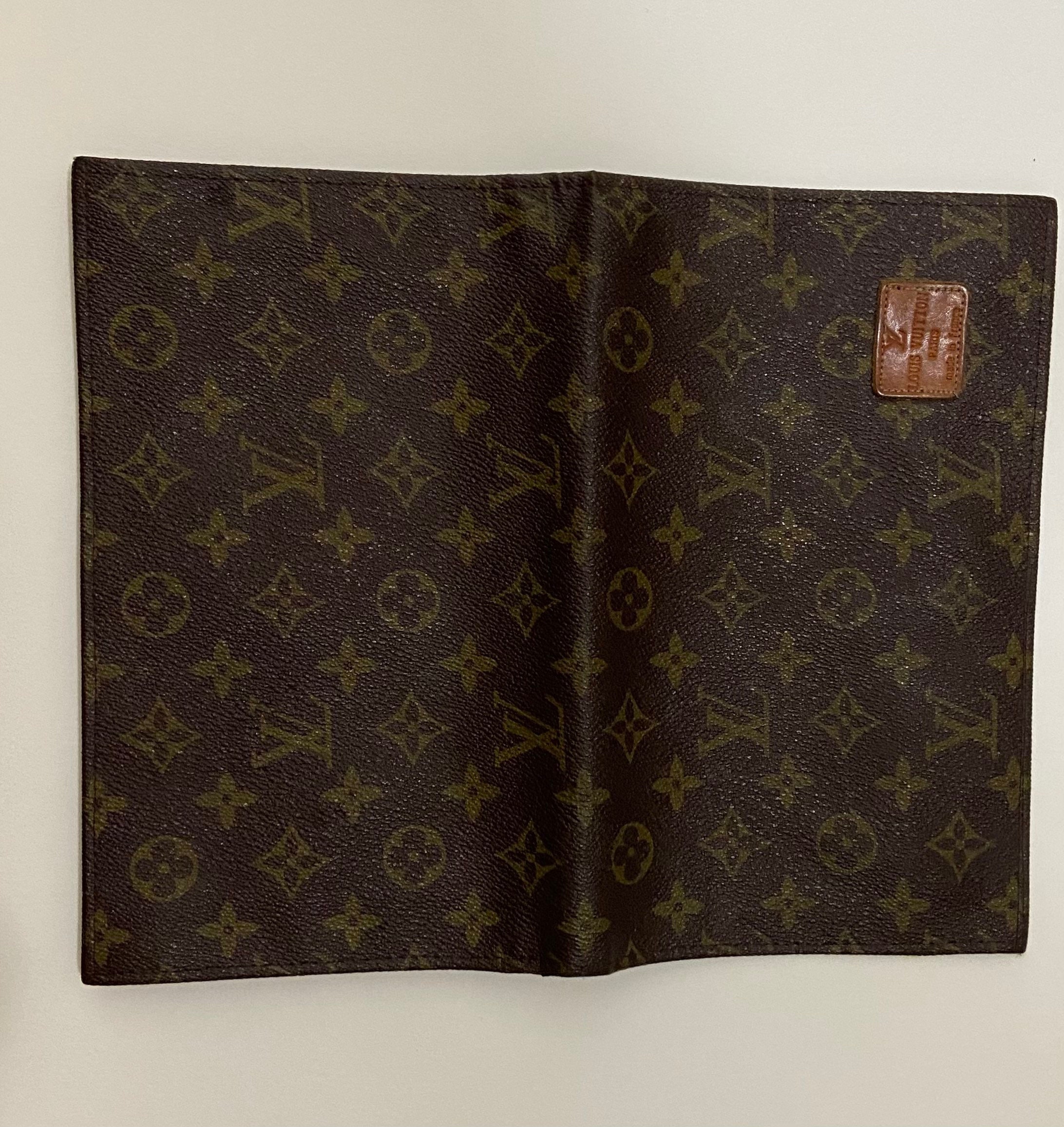 LOUIS VUITTON Pochette Cles Brown N62658 Damier Ebene Canvas– GALLERY RARE  Global Online Store