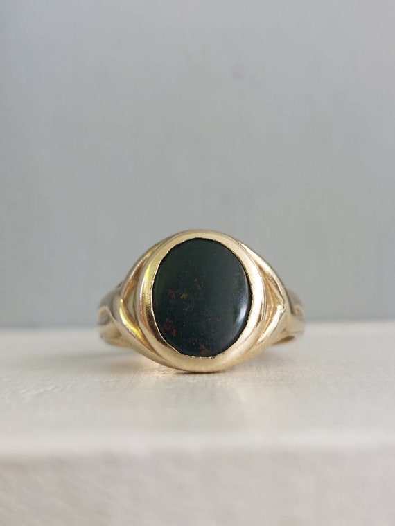 Vintage Bloodstone Signet ring 9ct - image 5