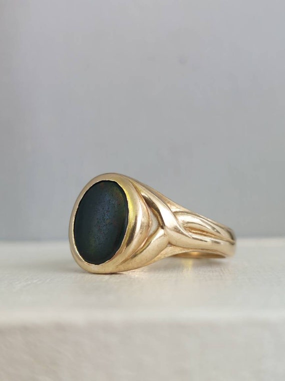 Vintage Bloodstone Signet ring 9ct - image 2