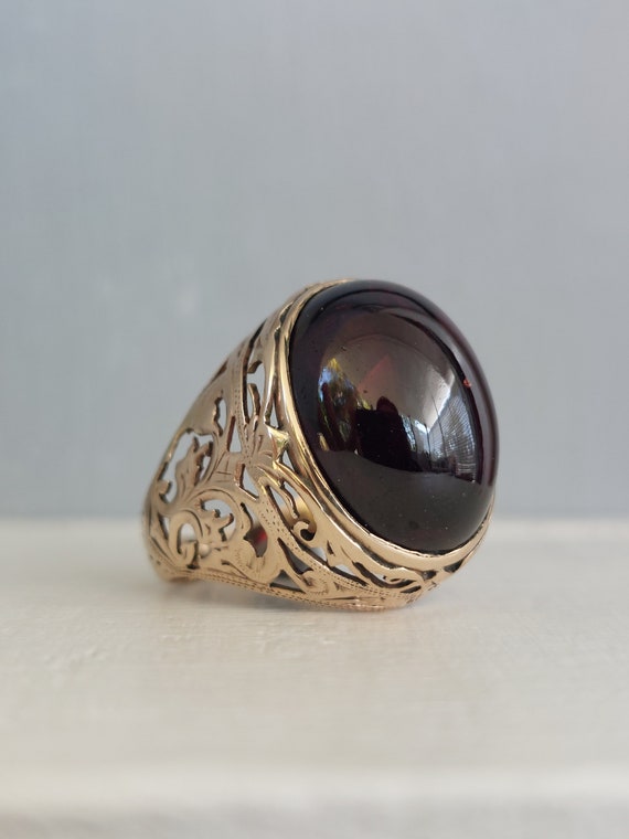 Antique Red Garnet cabochon ring 14ct yellow gold