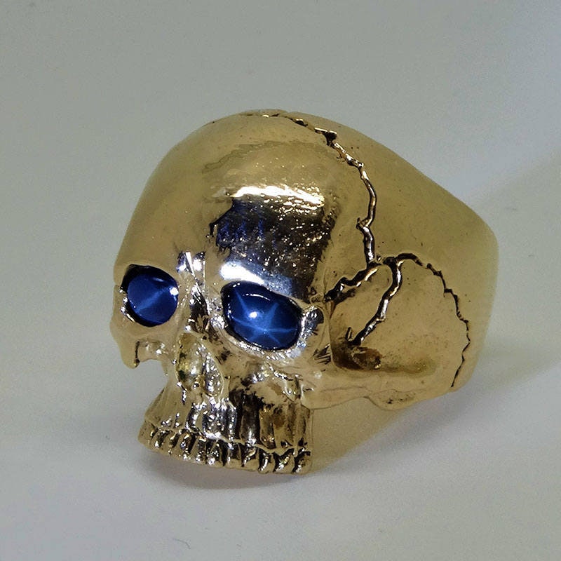 Solid gold skull ring deals