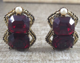 Vintage *Earrings Gold Tone Red Rhinestone Faux Pearl Clip On