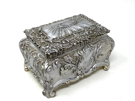 Vintage Footed Silver Tone Hinged Trinket Box w/Re